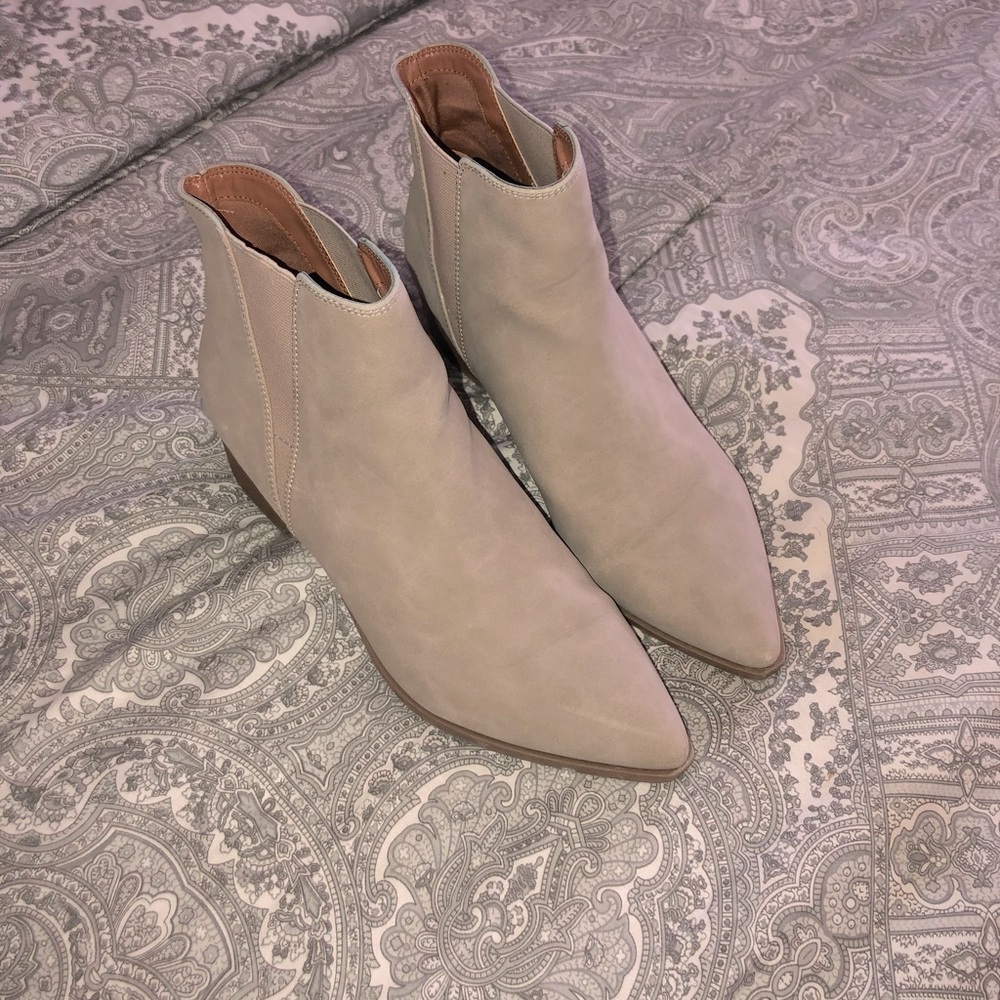 “Chelsea” Boots!